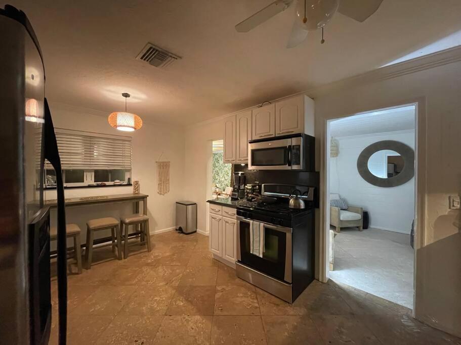 Hot Tub, Tiki Bar, Outdoor Shower, Near Intercoastal Waterway! West Palm Beach Extérieur photo