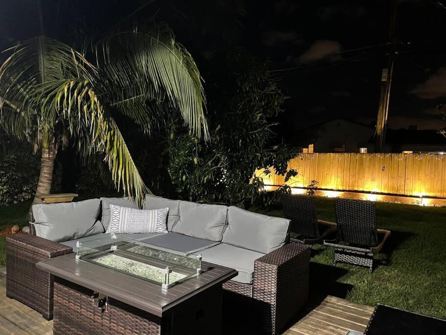 Hot Tub, Tiki Bar, Outdoor Shower, Near Intercoastal Waterway! West Palm Beach Extérieur photo