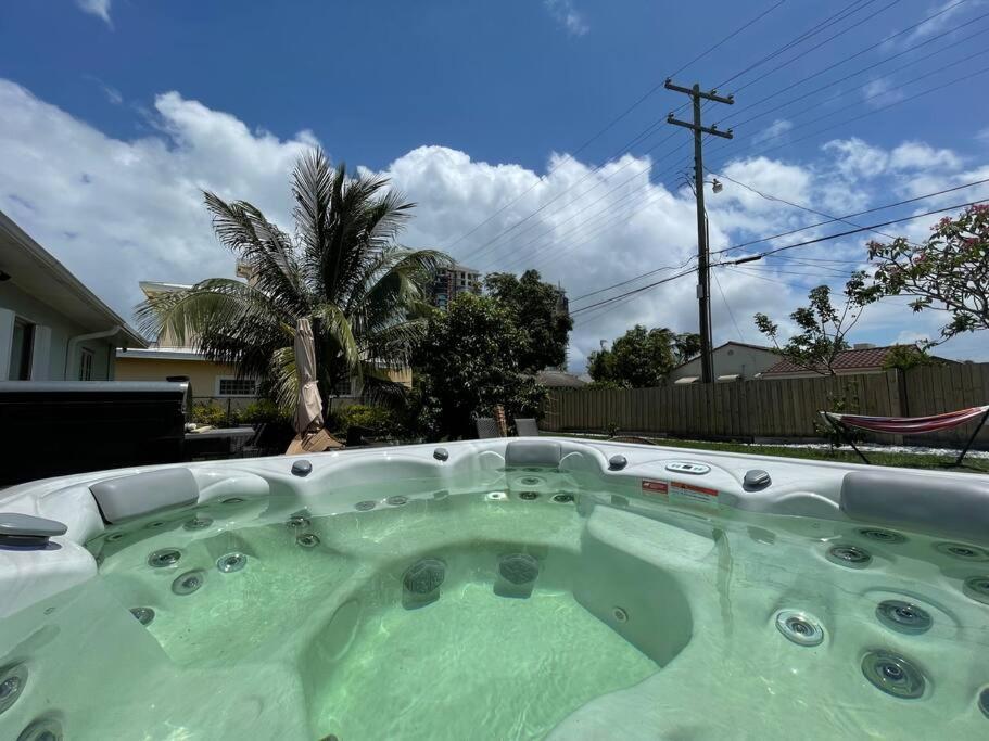 Hot Tub, Tiki Bar, Outdoor Shower, Near Intercoastal Waterway! West Palm Beach Extérieur photo